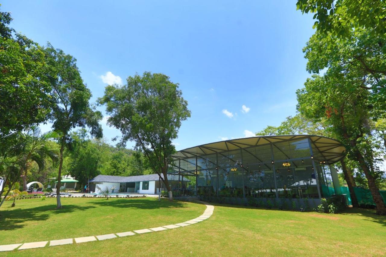White Feather Resort Kauncha Silvassa Eksteriør bilde