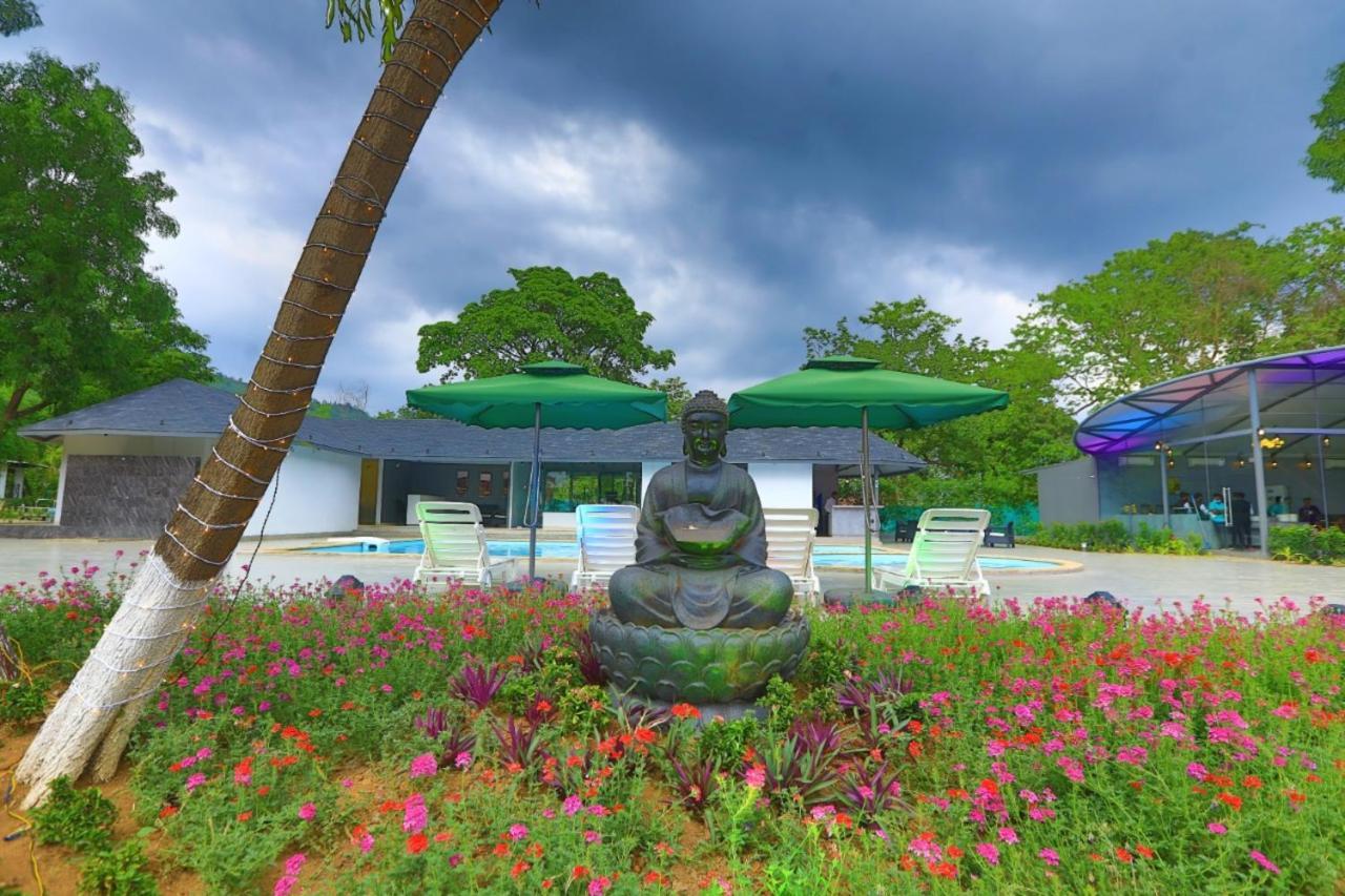 White Feather Resort Kauncha Silvassa Eksteriør bilde