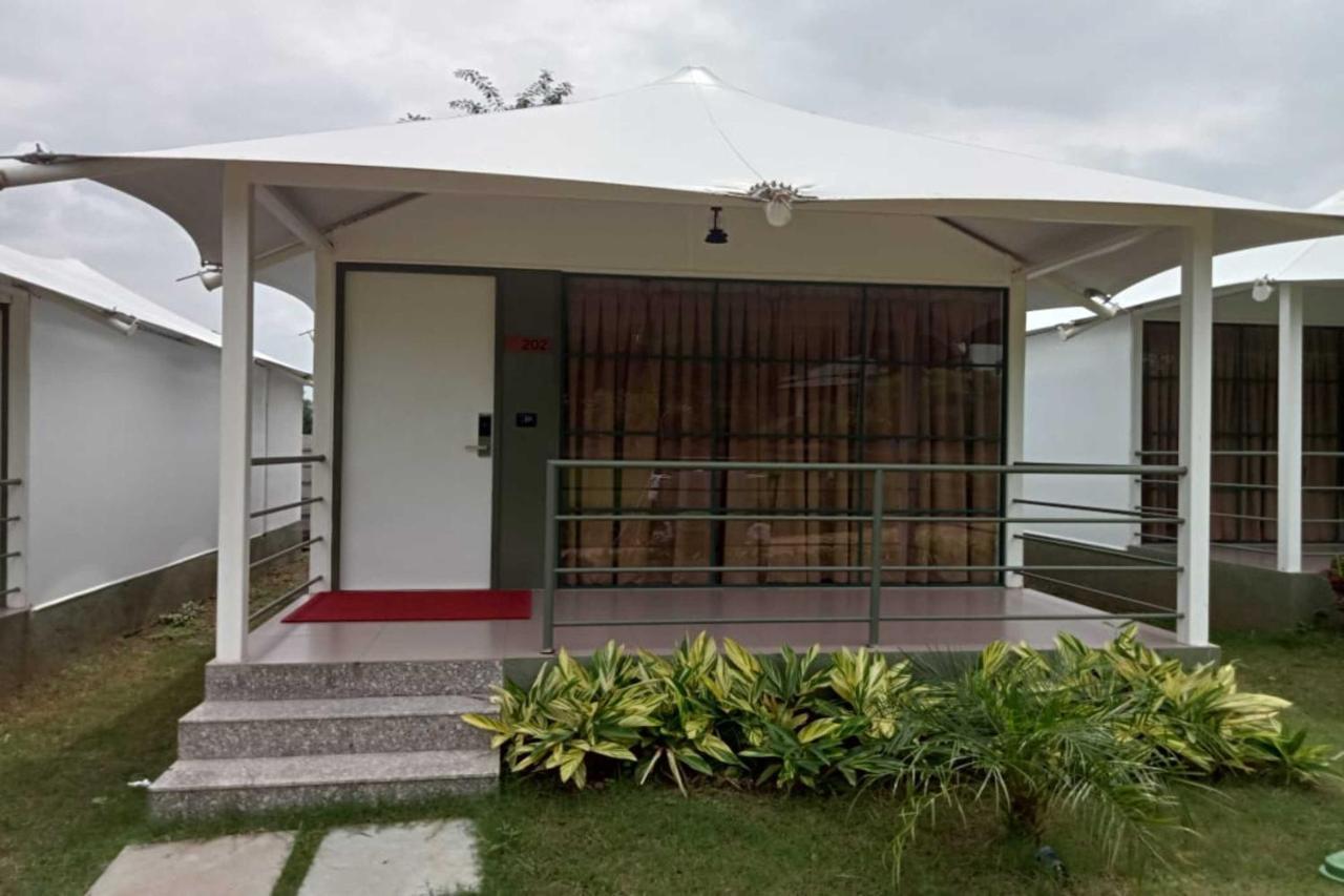 White Feather Resort Kauncha Silvassa Eksteriør bilde