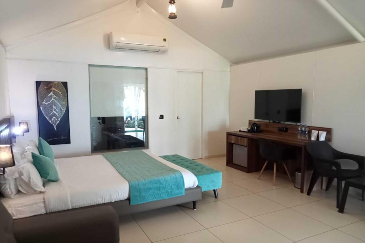 White Feather Resort Kauncha Silvassa Eksteriør bilde