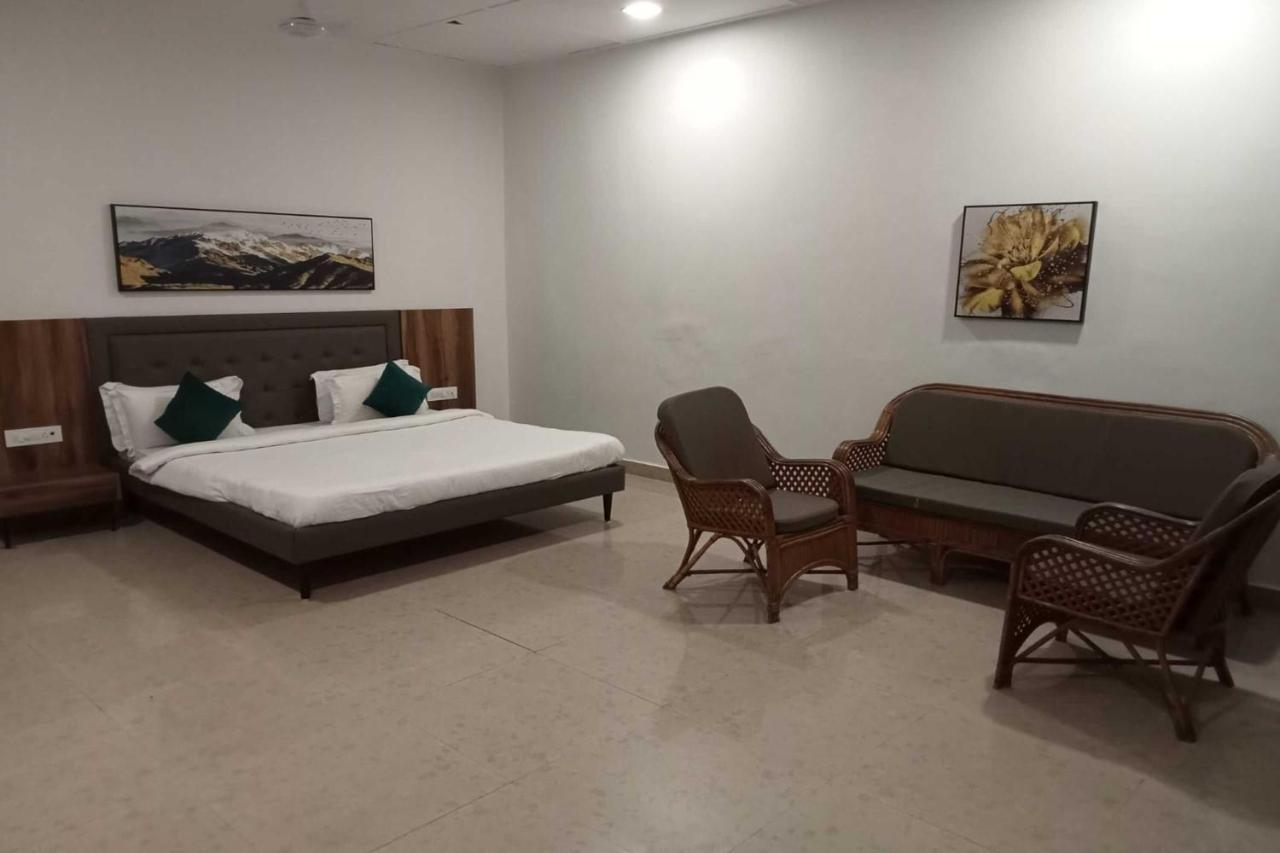 White Feather Resort Kauncha Silvassa Eksteriør bilde
