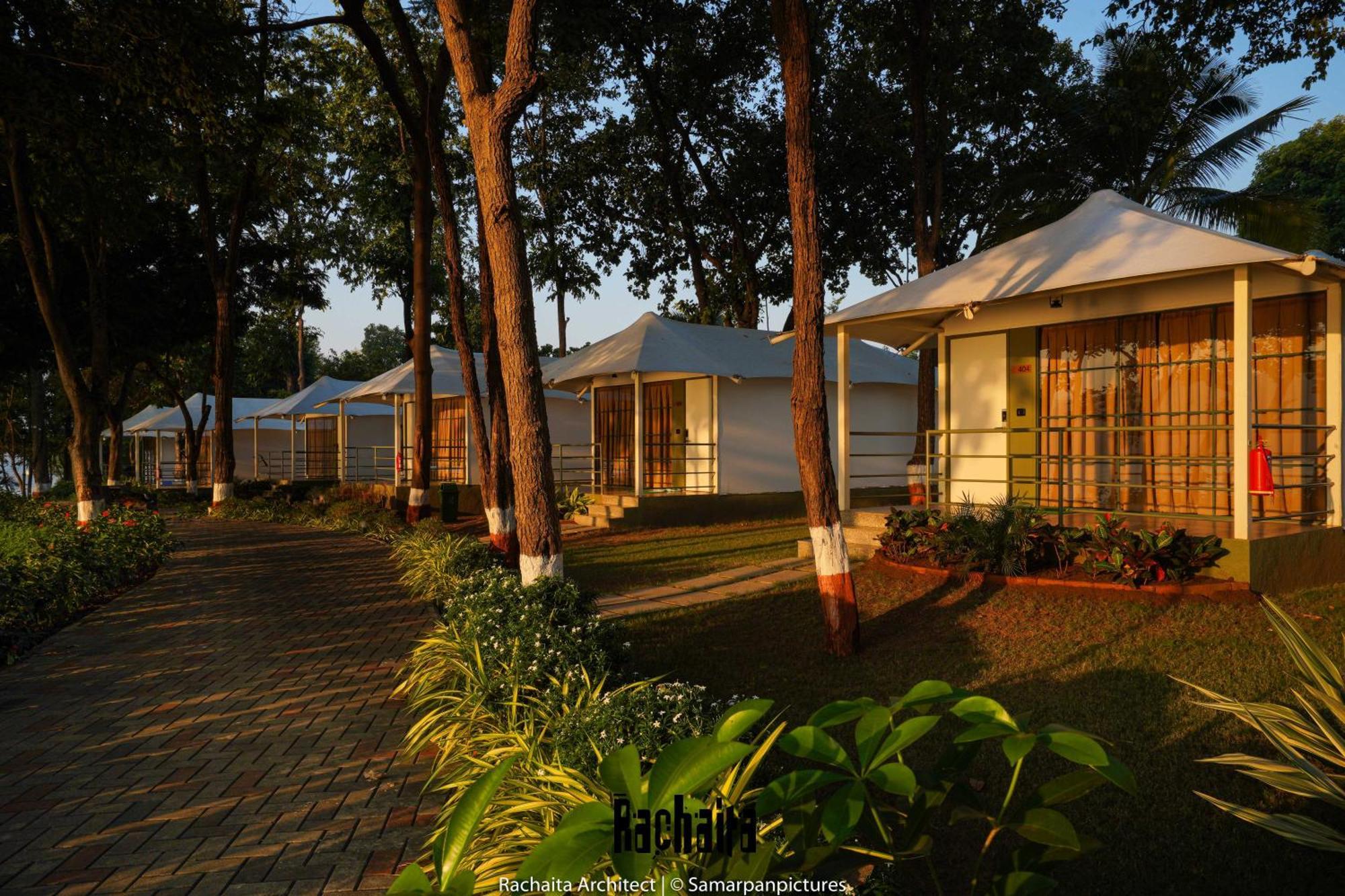 White Feather Resort Kauncha Silvassa Eksteriør bilde