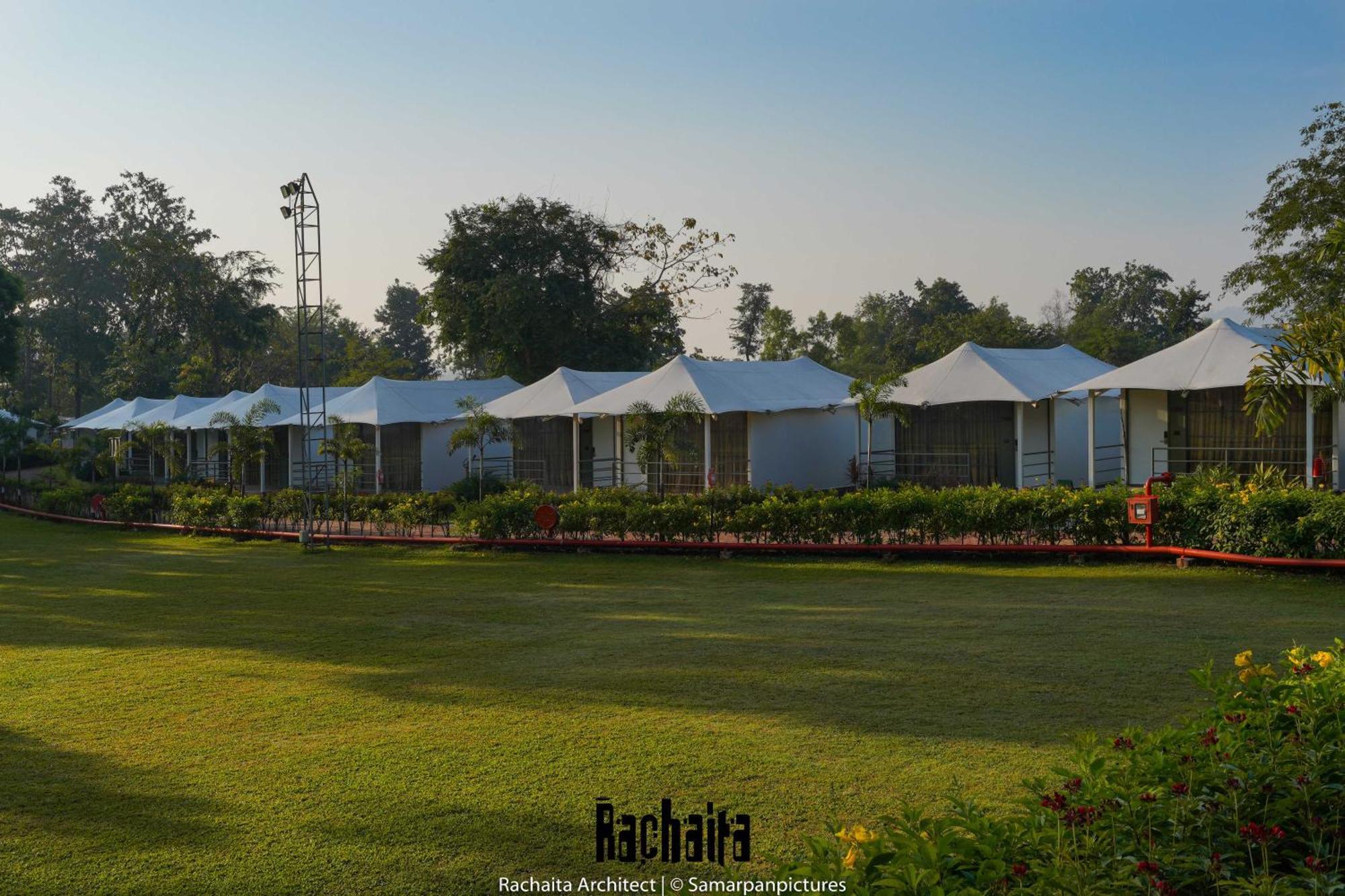 White Feather Resort Kauncha Silvassa Eksteriør bilde