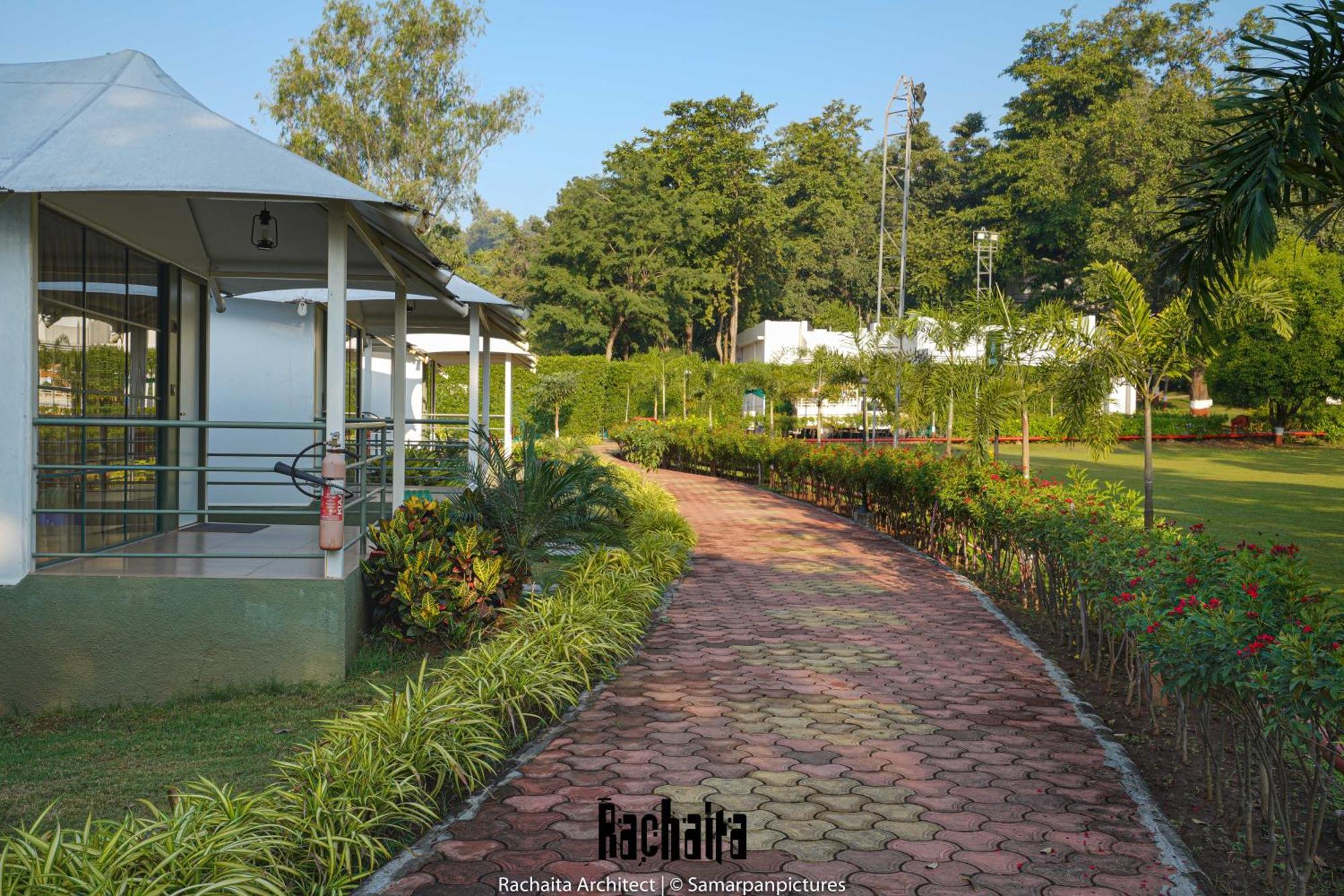 White Feather Resort Kauncha Silvassa Eksteriør bilde