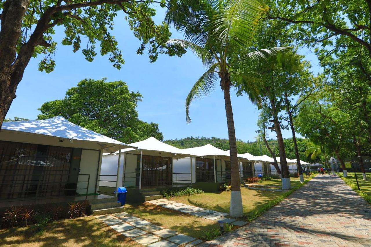 White Feather Resort Kauncha Silvassa Eksteriør bilde